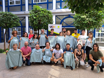 Foto de familia de participantes en el programa de voluntariado ambiental del curso 2023/24