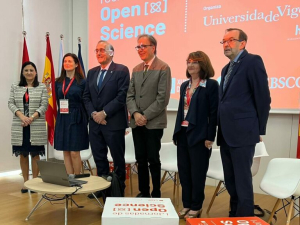 Autoridades participantes en el encuentro.