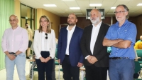 De izquierda a derecha,  Francisco José Ruiz, Rosa Gallardo, Enrique Quesada, Riccardo Valentini y Rafael María Navarro, minutos antes del inicio de la conferencia.