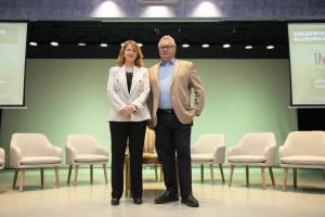 Rocío Muñoz y Esteban Morales antes de la inauguración del foro.