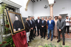 Autoridades asistentes a la inauguración de la exposición.